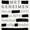 Diensten met geheimen eBook