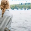 Schuilen in de schaduw eBook